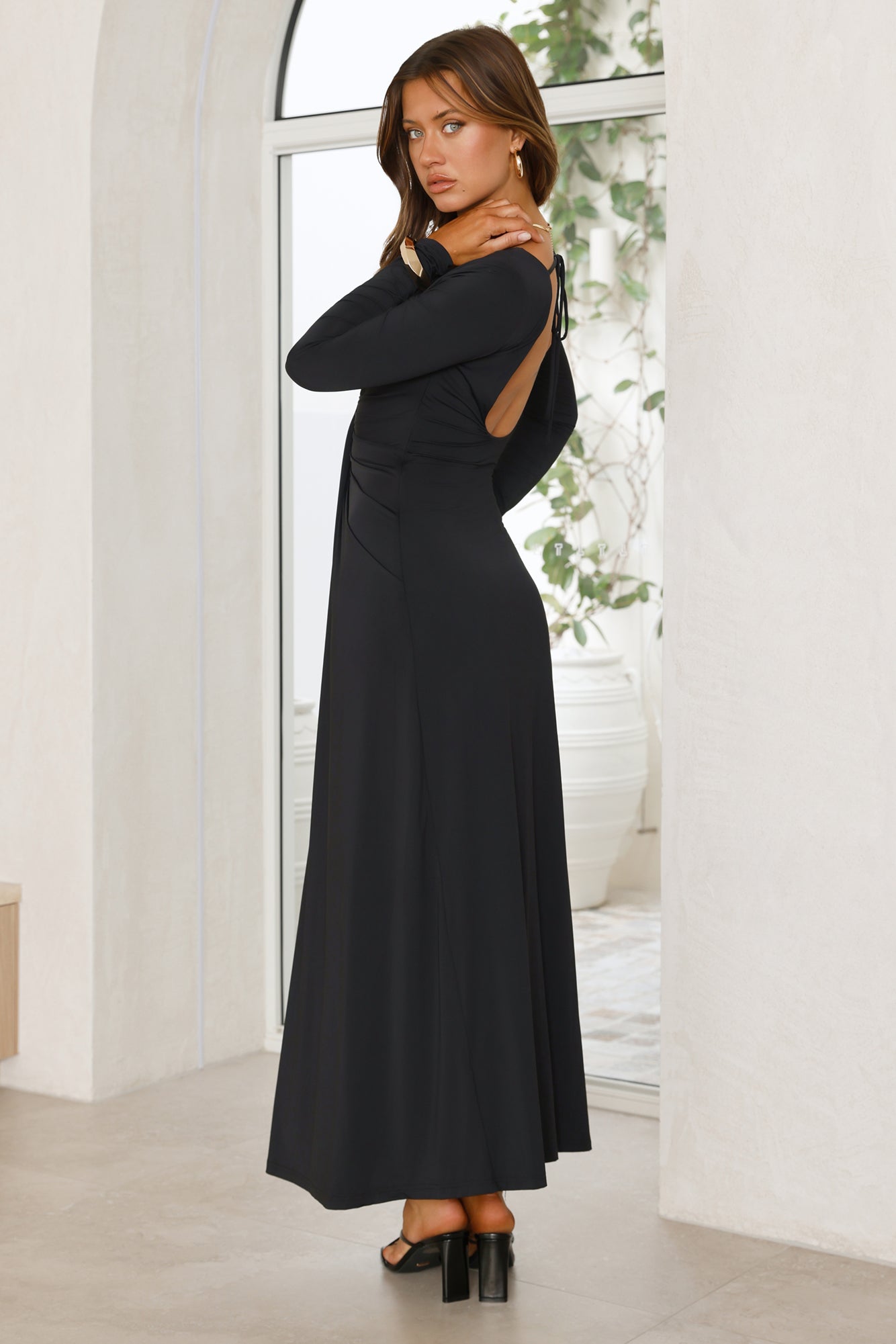Gatekeep Long Sleeve Maxi Dress Black